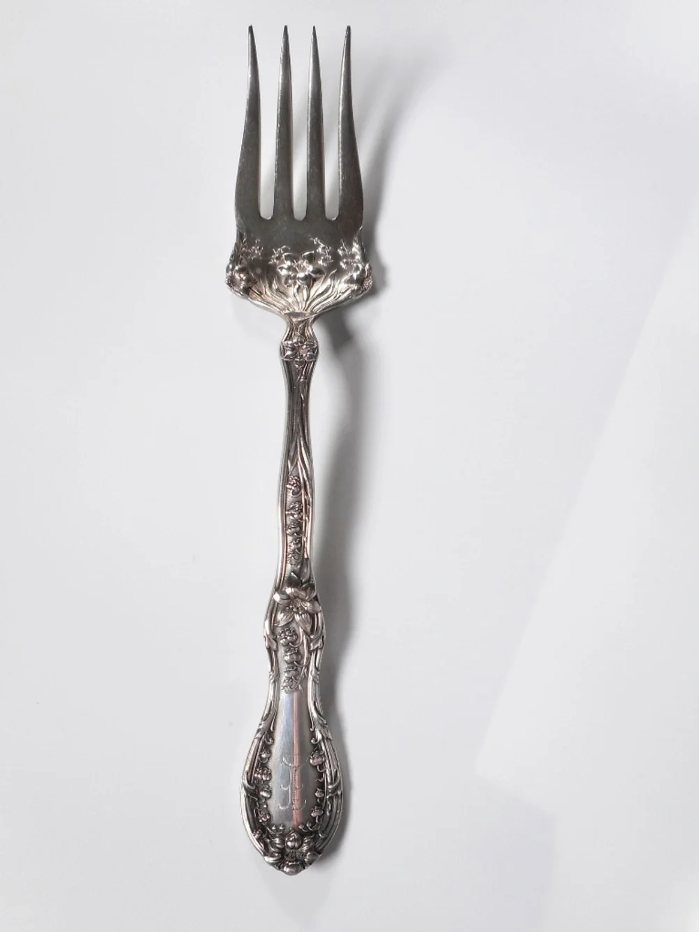 VTG Wm Rogers & Bro 1909 AI Silverplate Floral Lily Monogram Serving Fork 8.5